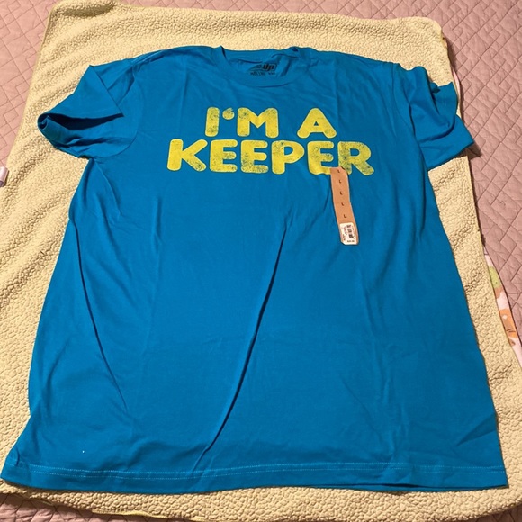 Graphic Tee NWT - Picture 3 of 5